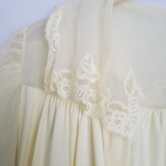 Vintage Gilbreath yellow nightgown long cape - Picture 7 of 7